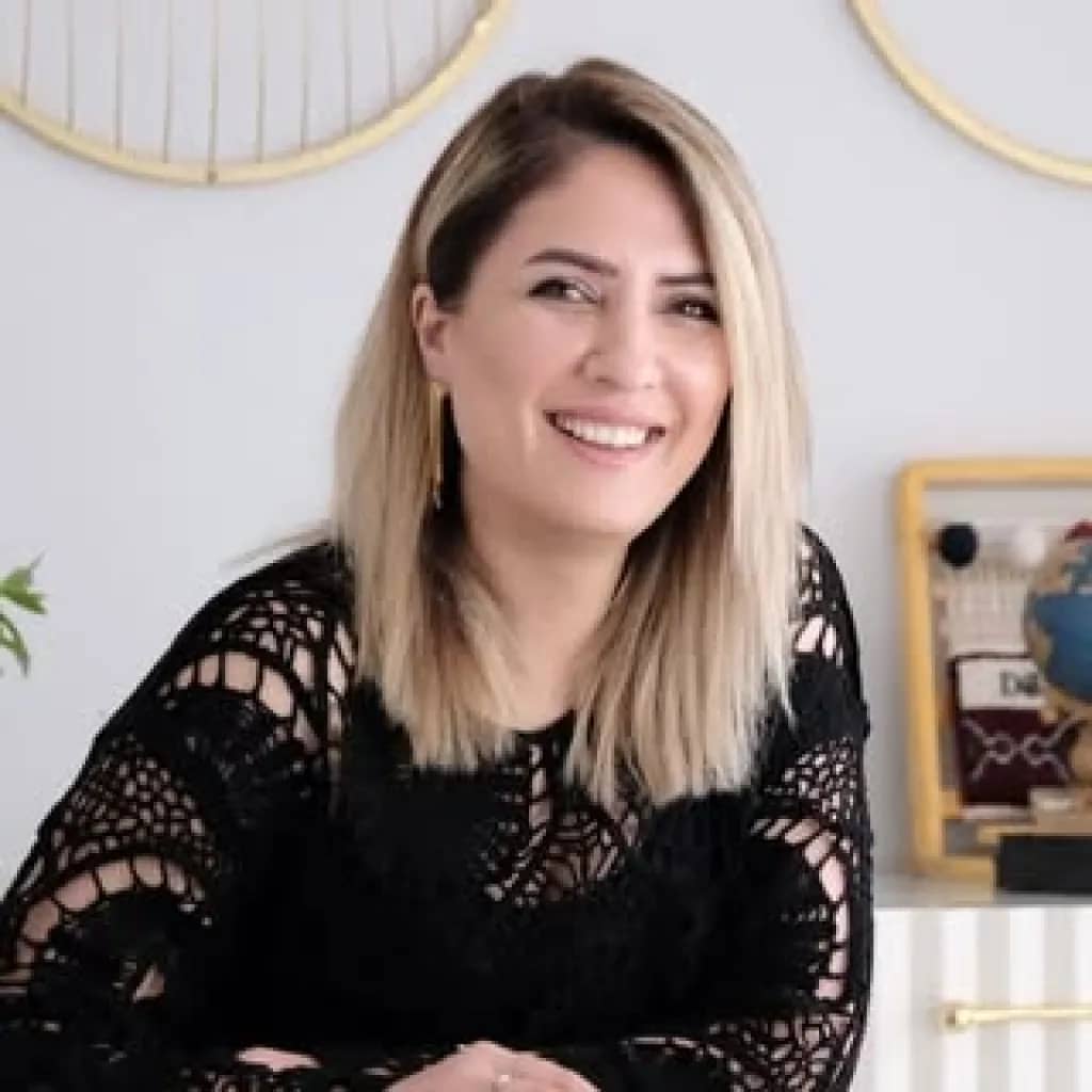 Dilek Cesur