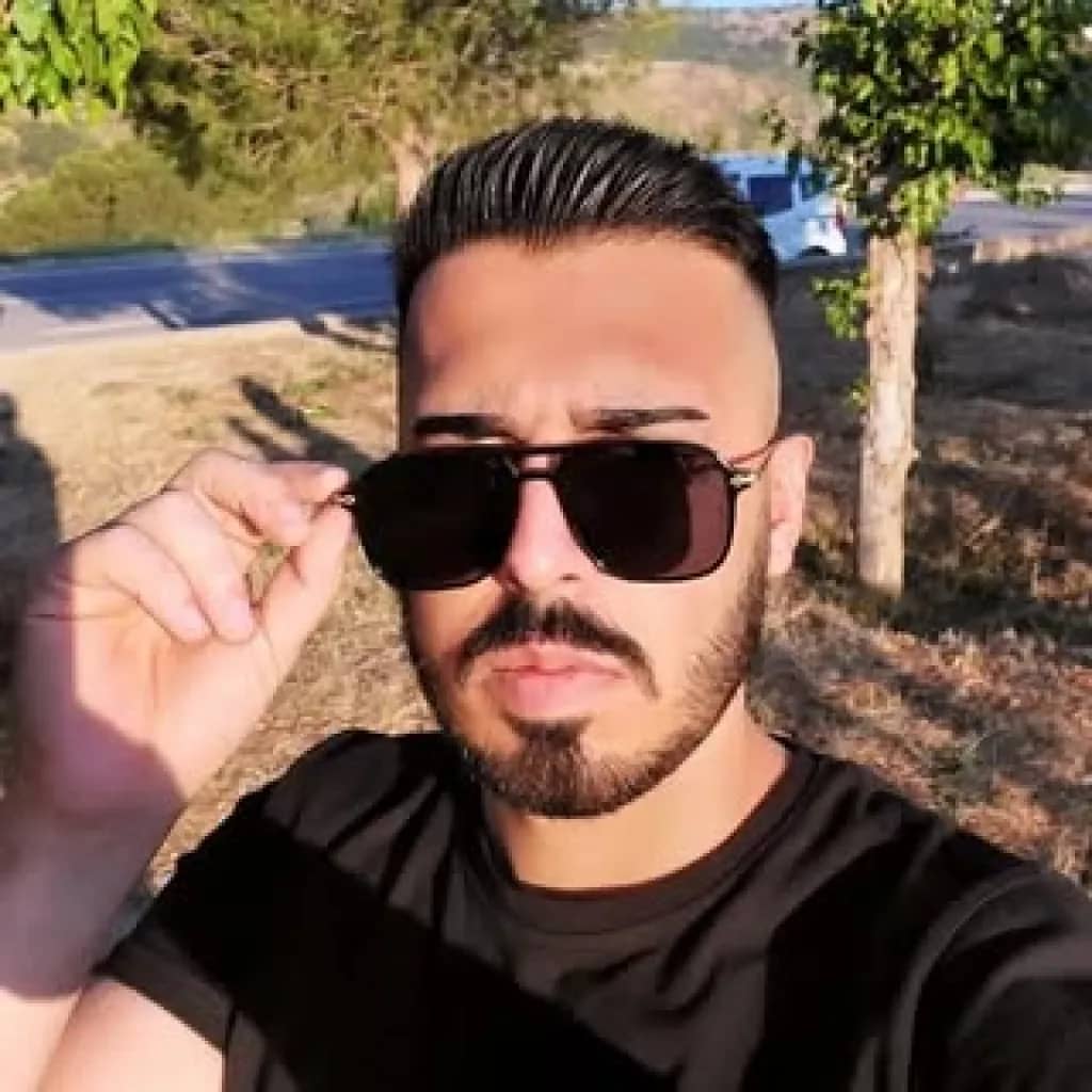 Enes Köse