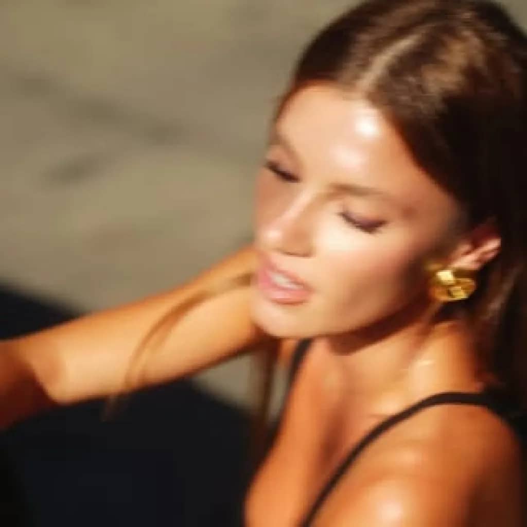Yüsra Geyik