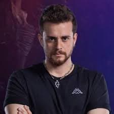 Alper Rende - Schauspieler (30 alt.) - Profil fotoğrafı ve resmi görsel