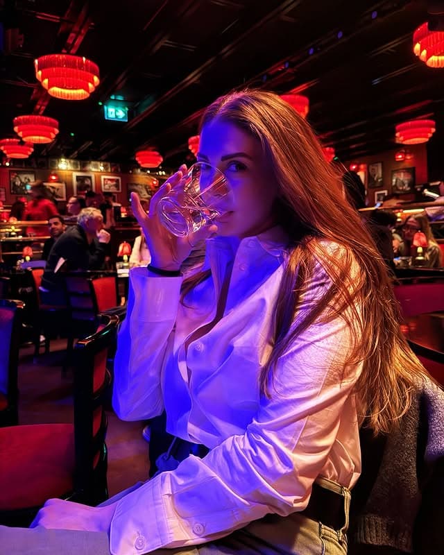 Burcu Özberk - Oyuncu - fotoğraf 3