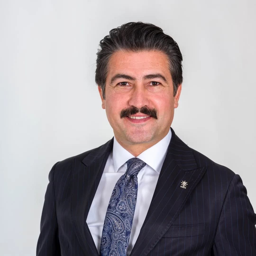 Cahit Özkan - Politiker (49 alt.) - Profil fotoğrafı ve resmi görsel