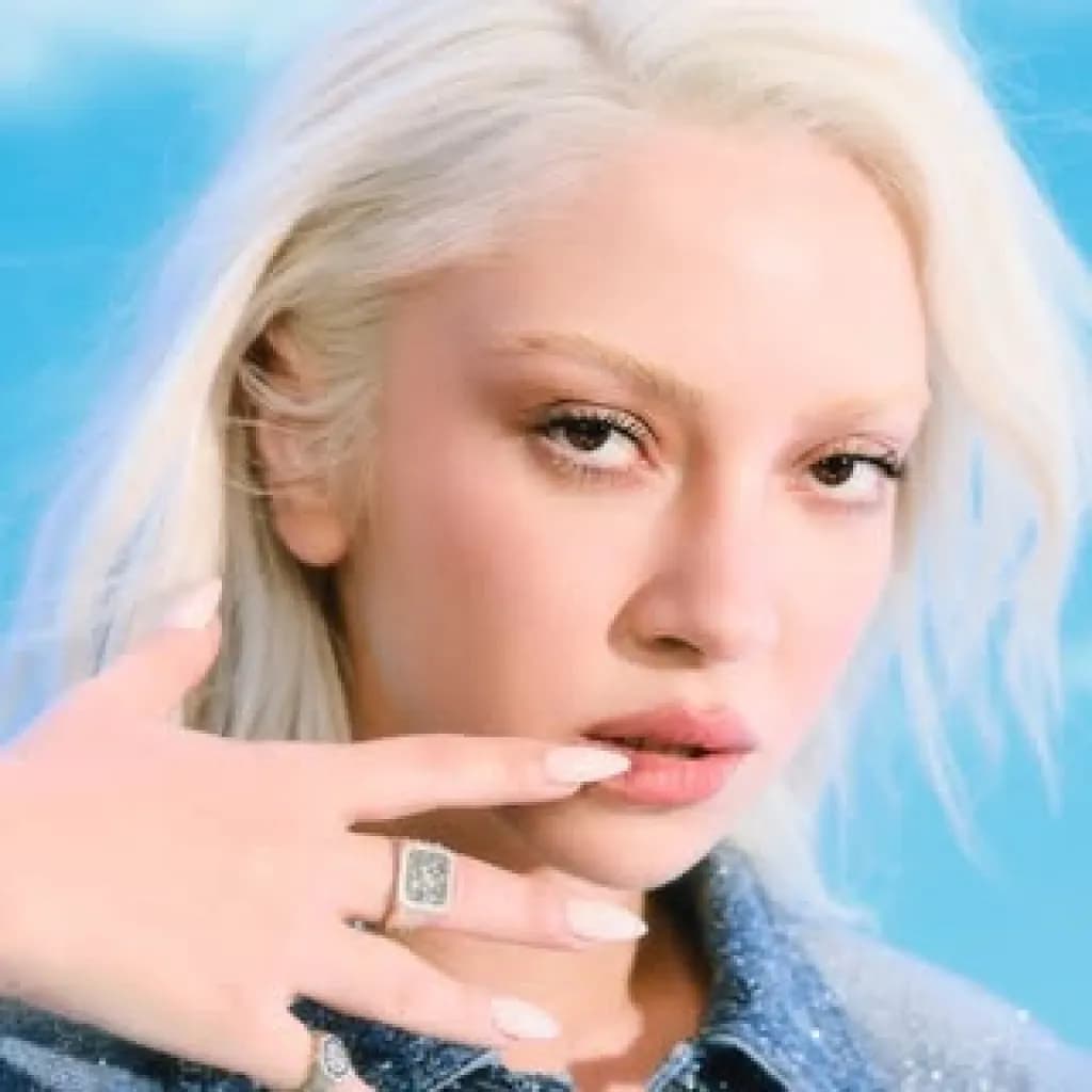 Ece Seçkin - Sänger (35 alt.) - Profil fotoğrafı ve resmi görsel