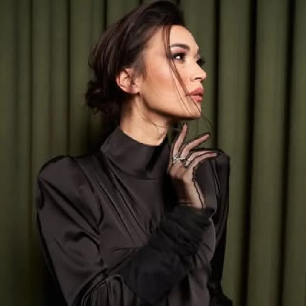 Ecem Nur Özkaya - Oyuncu (38 yaşında) - Profil fotoğrafı ve resmi görsel