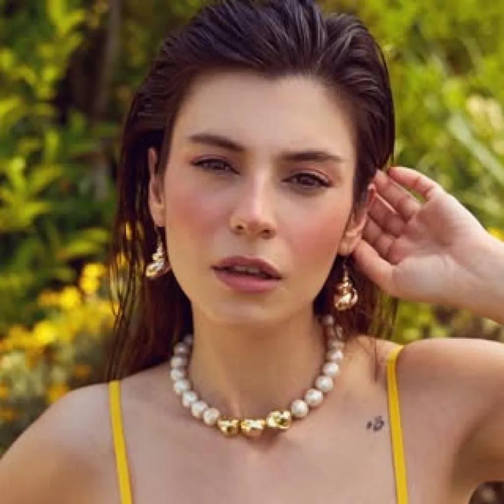 Elif Doğan - Oyuncu (32 yaşında) - Profil fotoğrafı ve resmi görsel