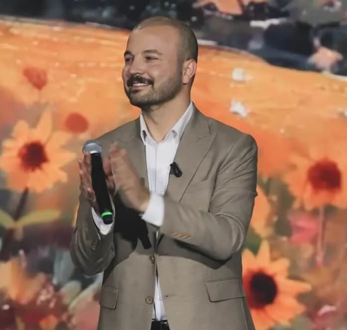 Gökhan Göçmen - Şarkıcı (36 yaşında) - fotoğraf 3