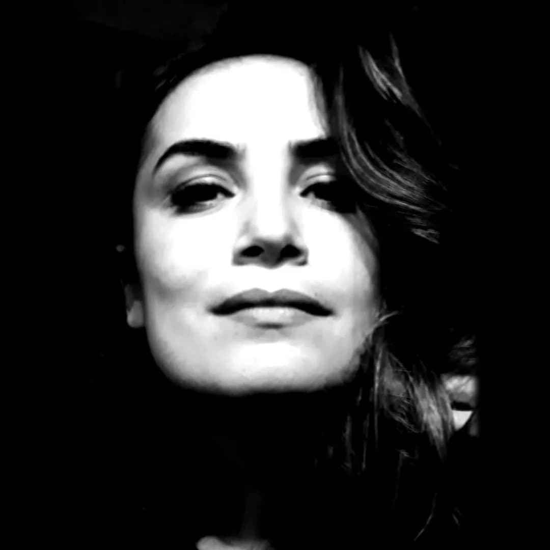 Gülşah İnce - Journalist (40 alt.) - Profil fotoğrafı ve resmi görsel