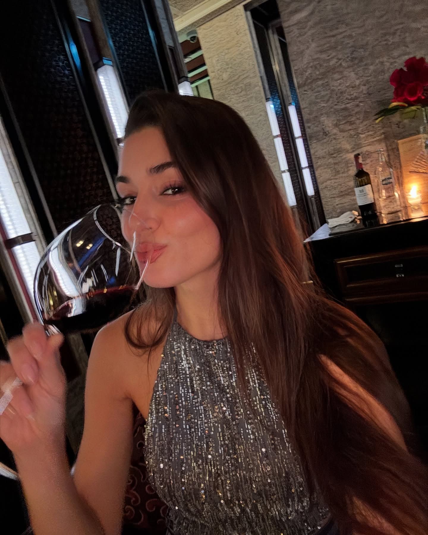 Hande Erçel - Seriendarsteller (32 yaşında) - fotoğraf 2