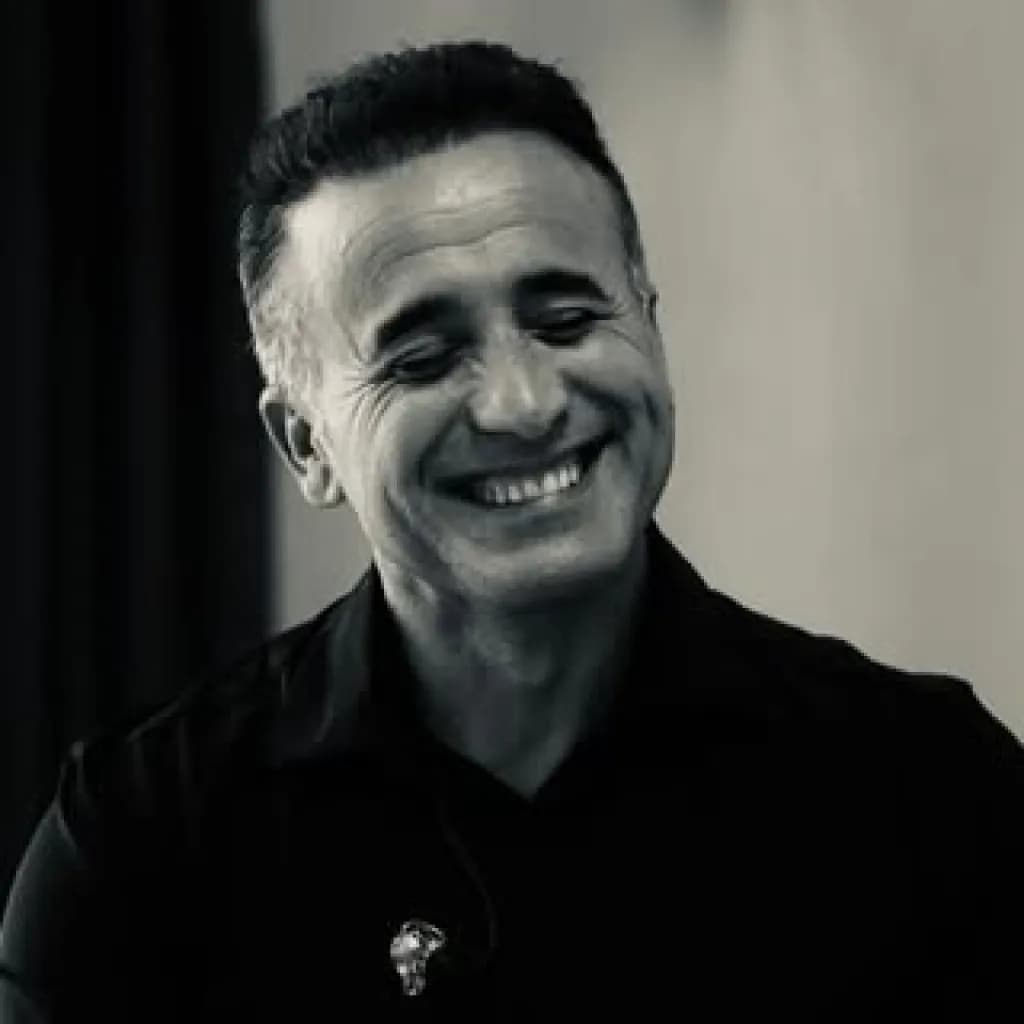 Mem Ararat - Şarkıcı