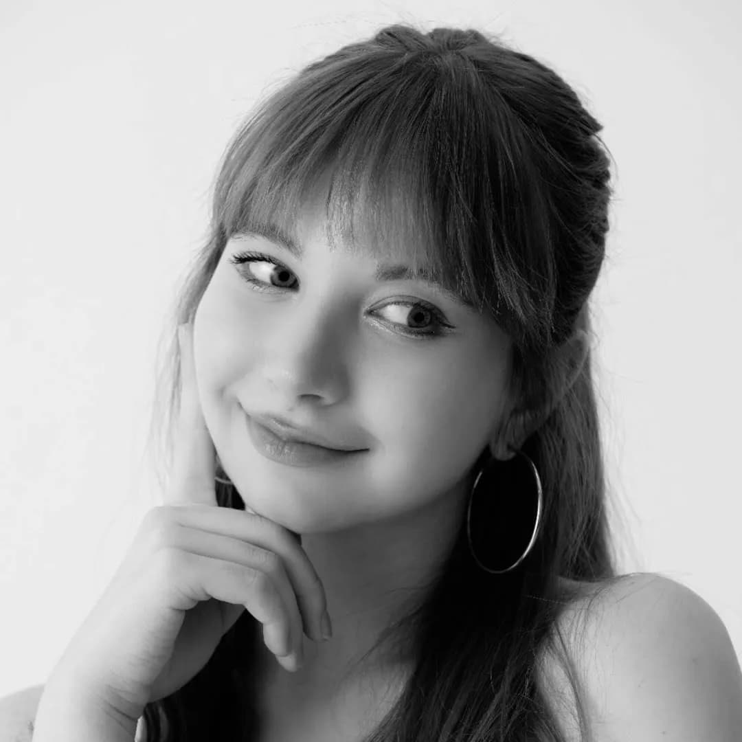Nehir Topal - Oyuncu (19 yaşında) - Profil fotoğrafı ve resmi görsel