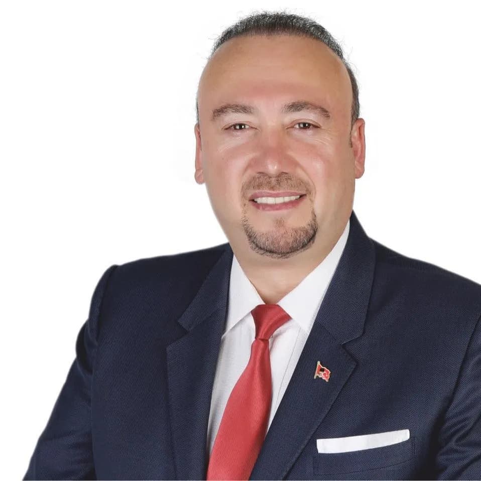 Özkan Yalım - Politikacı (56 yaşında) - Profil fotoğrafı ve resmi görsel