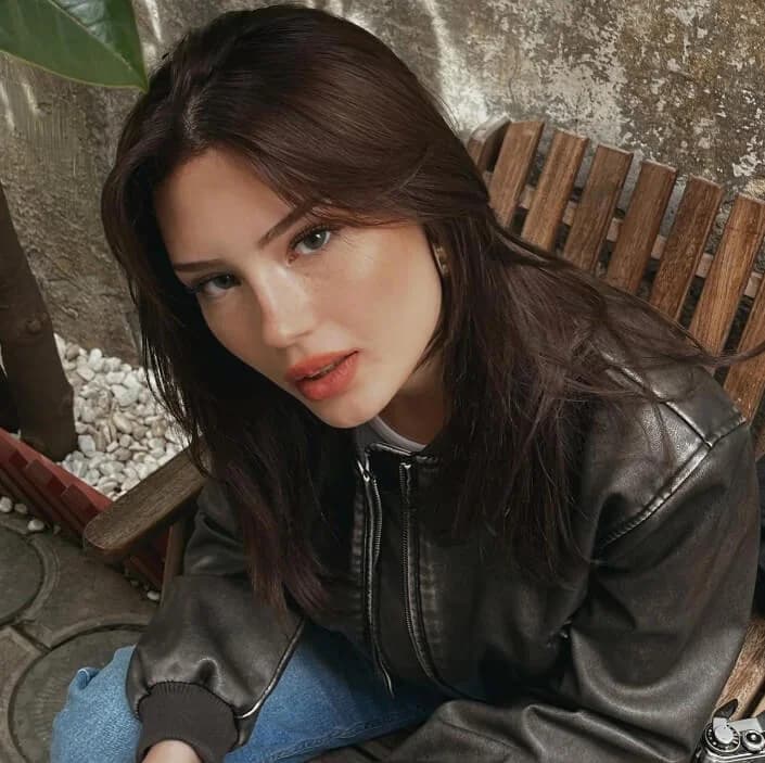 Petek Alemdar - Content Creator (23 yaşında) - fotoğraf 3