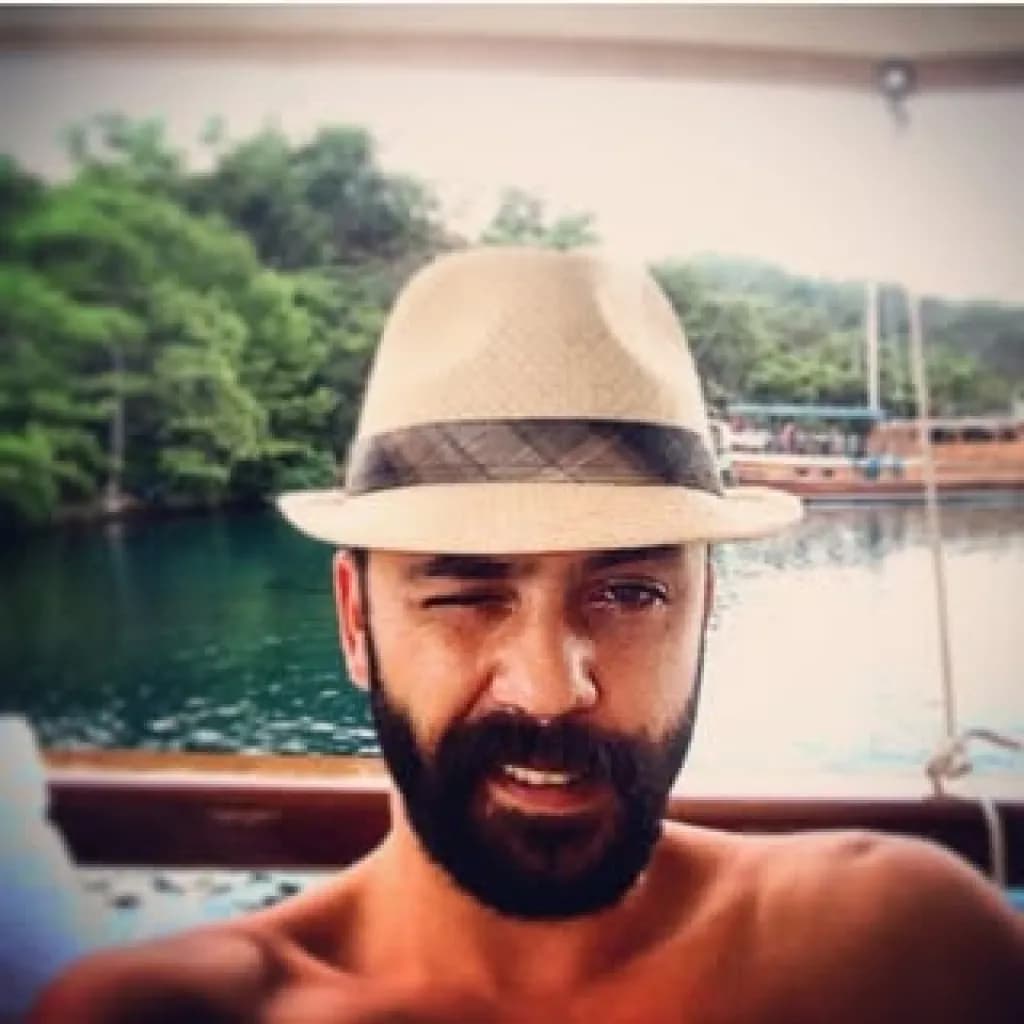 Sarp Akkaya - Schauspieler (46 alt.) - Profil fotoğrafı ve resmi görsel