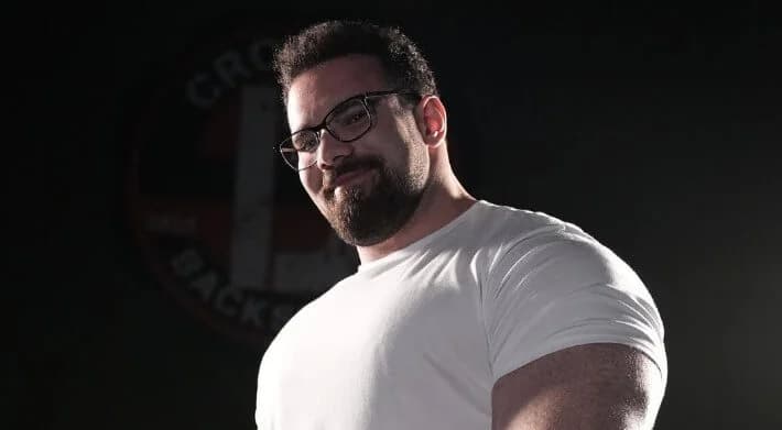 Tuna Tavus - Sosyal Medya Fenomeni