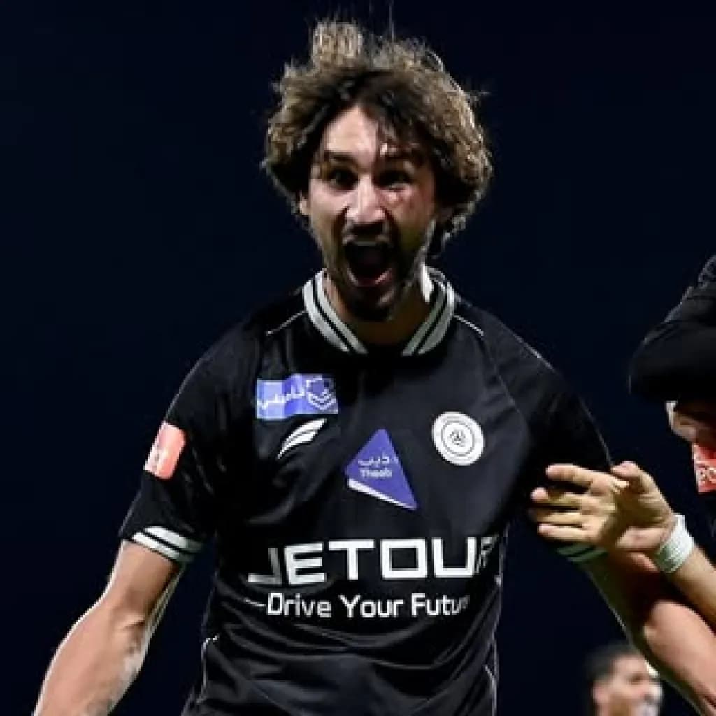 Yacine Adli - Fußballspieler (26 alt.) - Profil fotoğrafı ve resmi görsel
