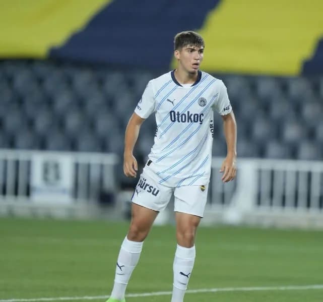 Yusuf Akçiçek - Fußballspieler (20 yaşında) - fotoğraf 4