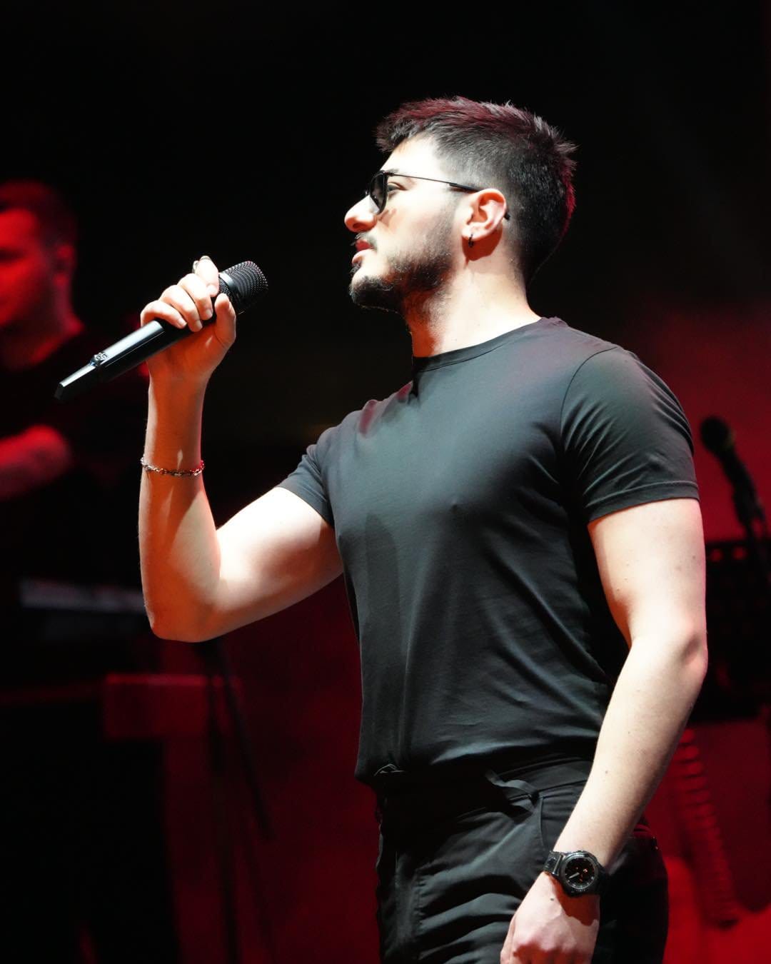 Cenk Baş - Şarkıcı (28 yaşında) - Ana profil fotoğrafı ve resmi görsel