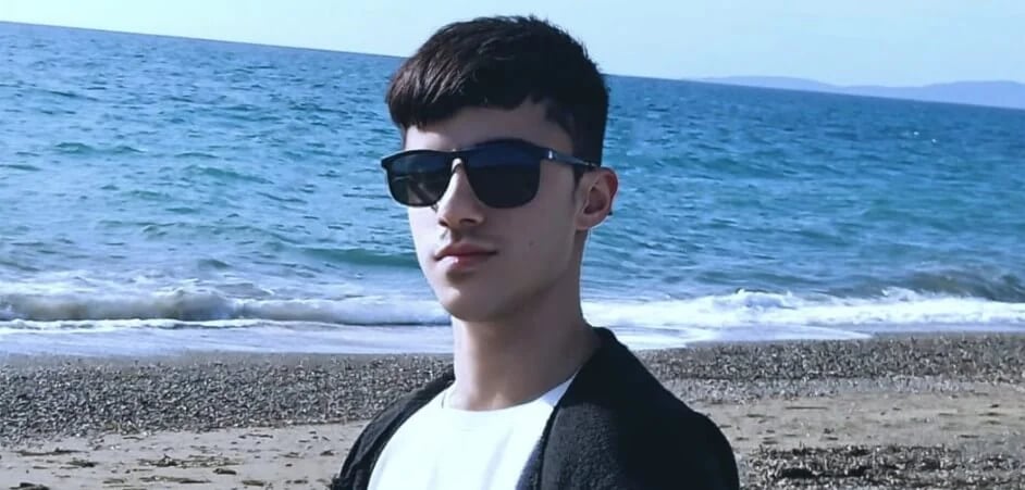Azad Kavri (28 yaşında) - Profil fotoğrafı ve resmi görsel