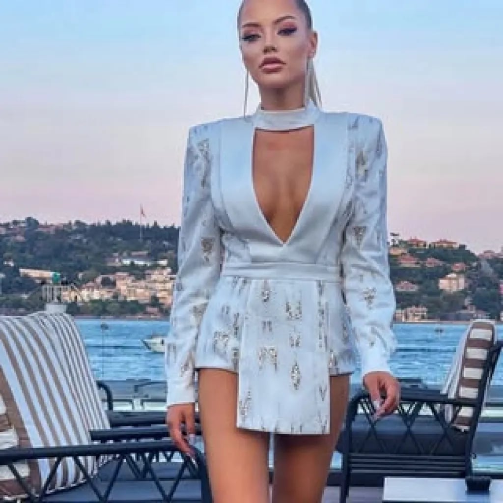 Buse Narcı - Aktyor (33 yaşında) - Profil fotoğrafı ve resmi görsel