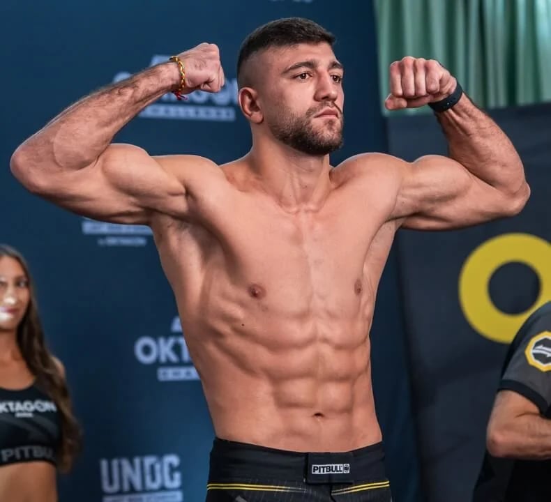 Cihad Akipa - MMA-Kämpfer (30 yaşında) - günlük yaşam fotoğrafı