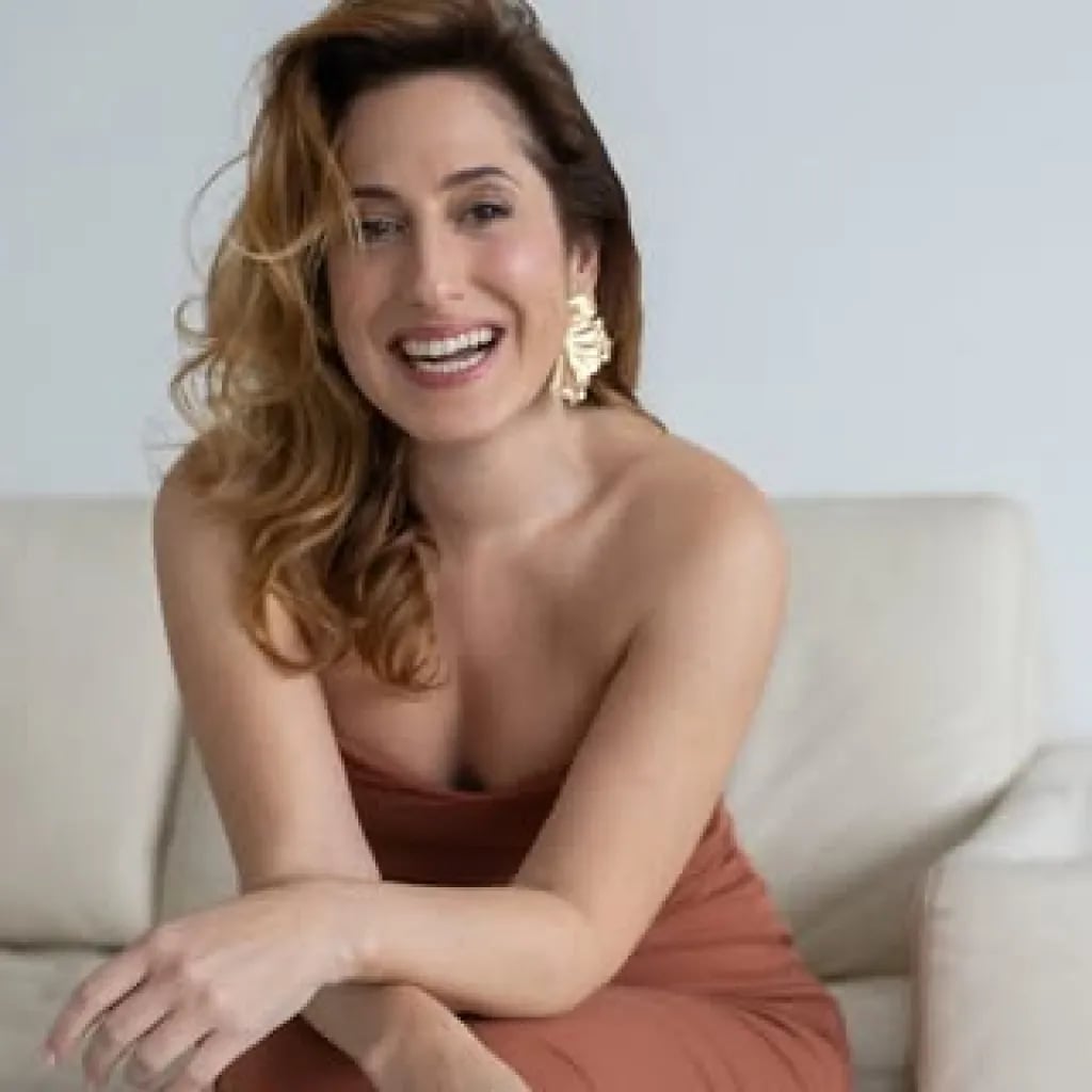 Demet Gül - Aktyor (44 yaşında) - Profil fotoğrafı ve resmi görsel