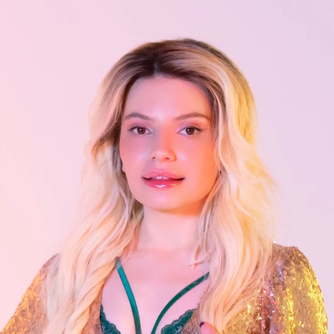 Duru Kurt - Muganni (36 yaşında) - Profil fotoğrafı ve resmi görsel