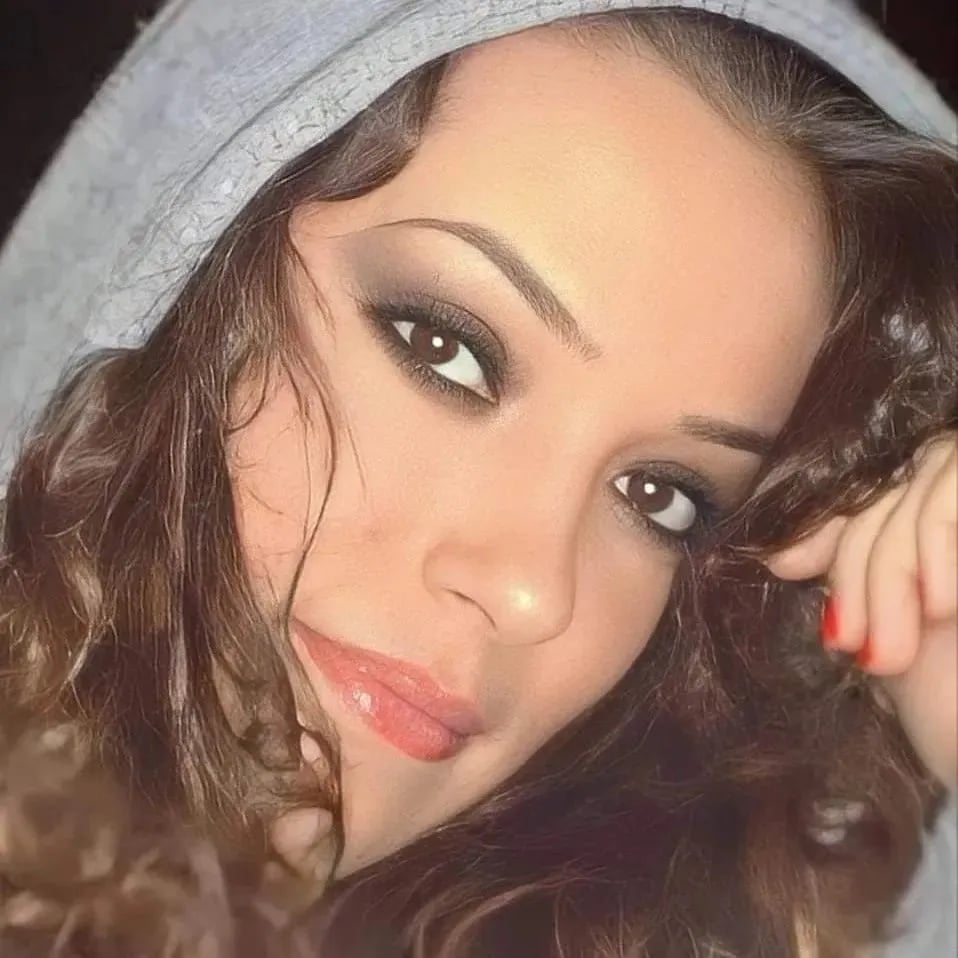 Ecem Dipdağ - Şarkıcı (37 yaşında) - Profil fotoğrafı ve resmi görsel