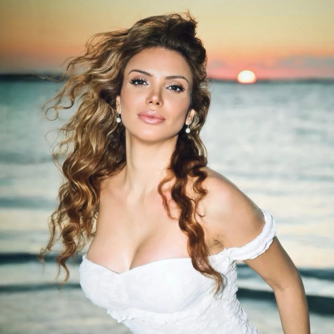 Elif Çelik - Model (38 yaşında) - Profil fotoğrafı ve resmi görsel