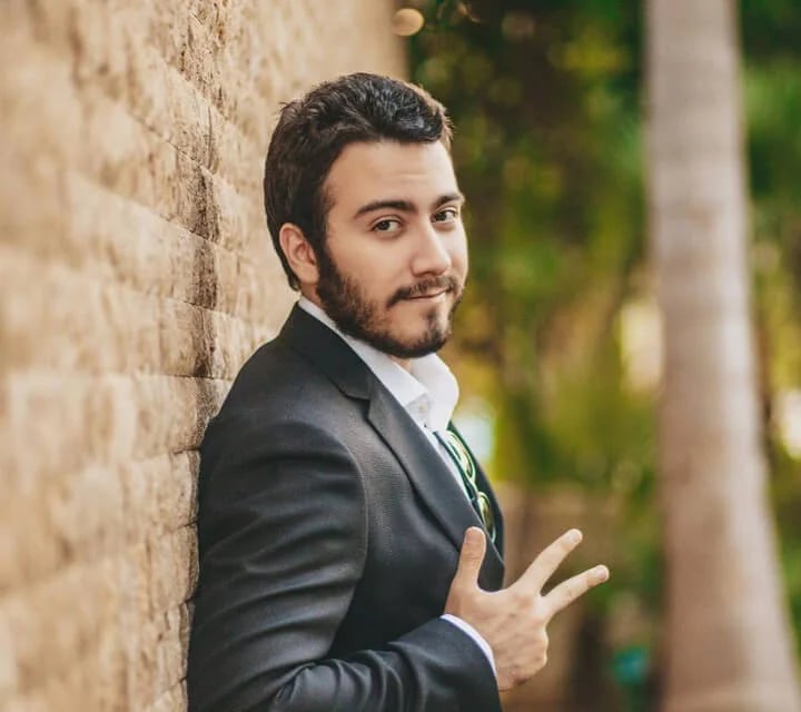 Enis Batur - Sair (74 yaşında) - Profil fotoğrafı ve resmi görsel