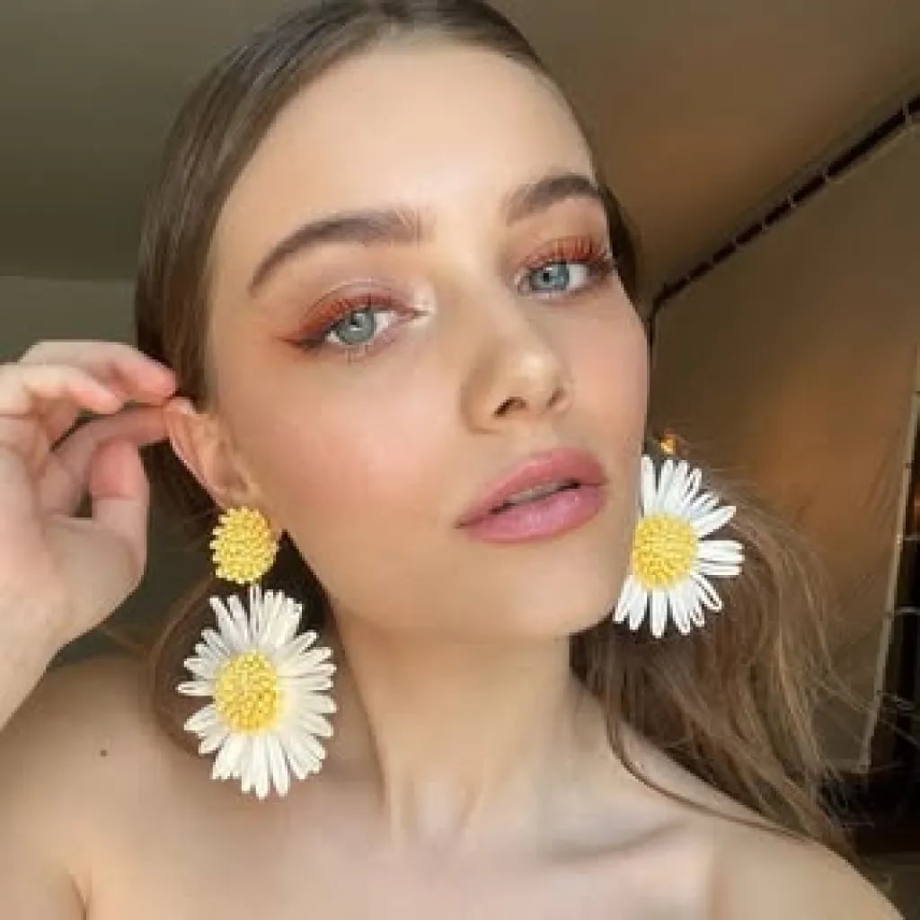 Esila Umut - Oyuncu (25 yaşında) - Profil fotoğrafı ve resmi görsel
