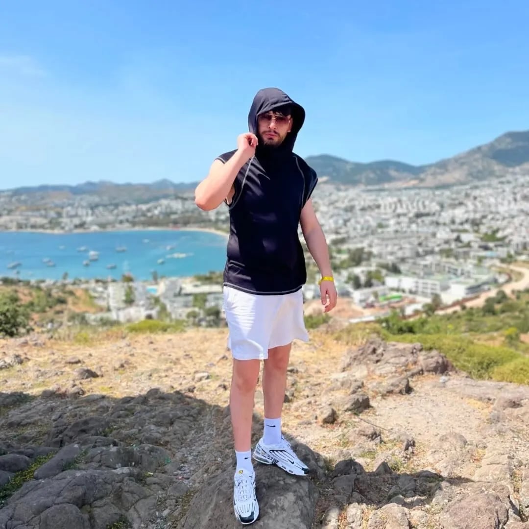 Haylaz  - Şarkıcı (33 yaşında) - Profil fotoğrafı ve resmi görsel