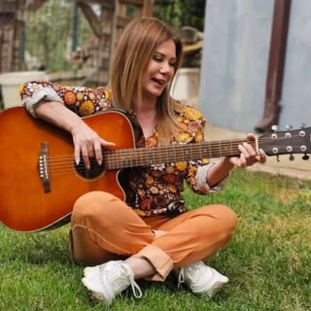 Hülya Polat - Şarkıcı (57 yaşında) - Profil fotoğrafı ve resmi görsel