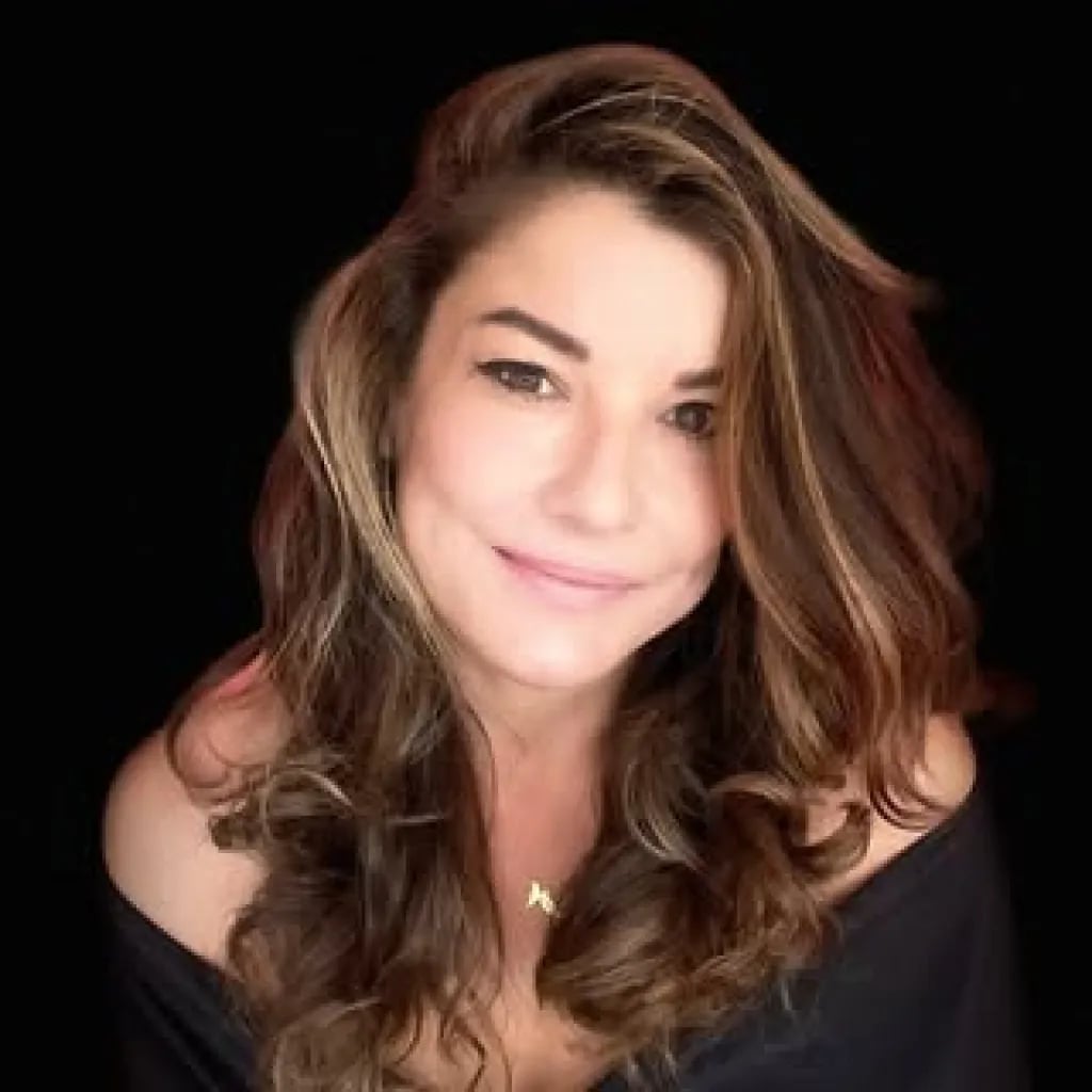 İrem Altuğ - Aktyor (46 yaşında) - Profil fotoğrafı ve resmi görsel