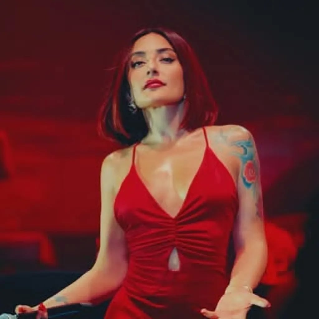 Melek Davarcı - Muganni (38 yaşında) - Profil fotoğrafı ve resmi görsel