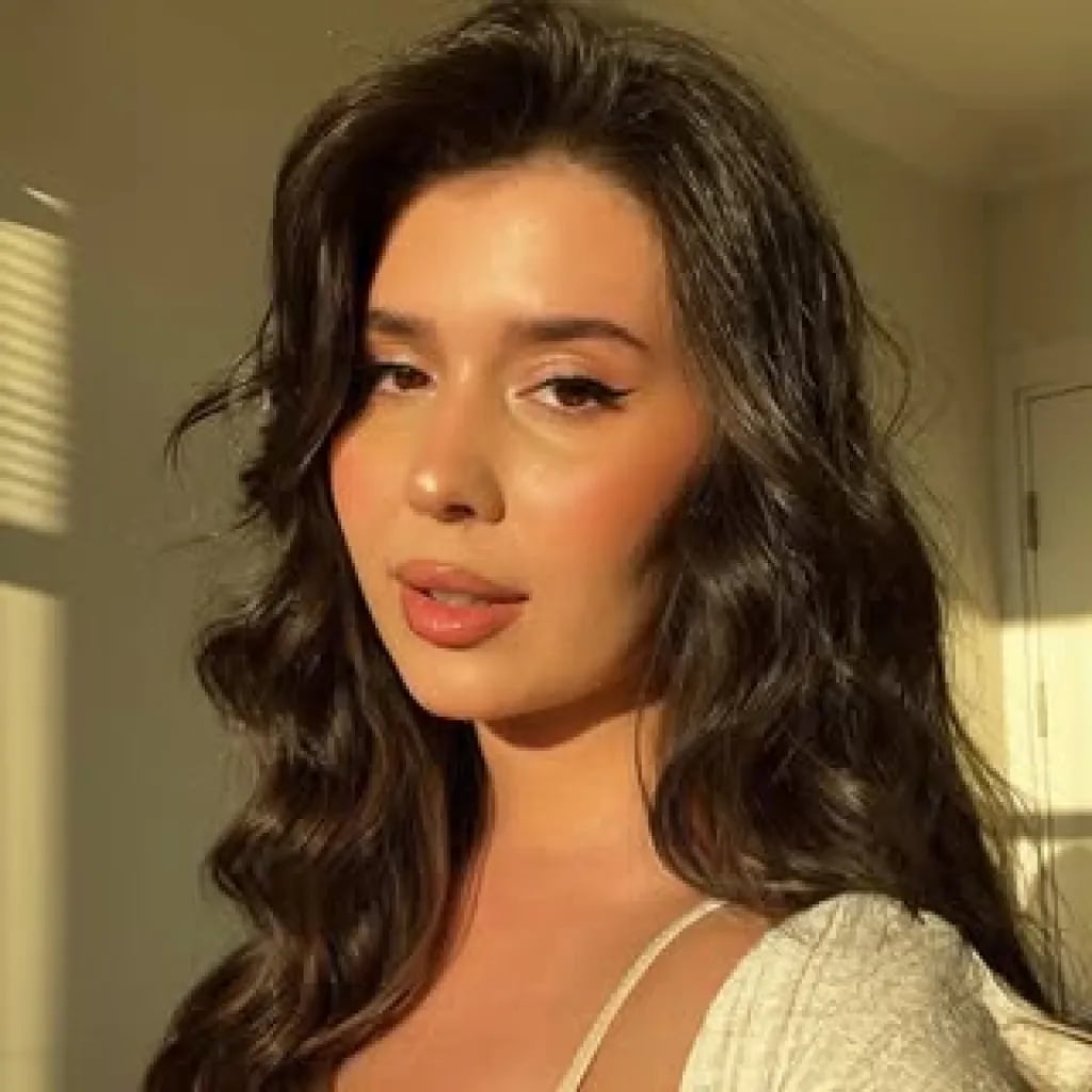 Merve Kutlu - YouTuber (32 yaşında) - Profil fotoğrafı ve resmi görsel