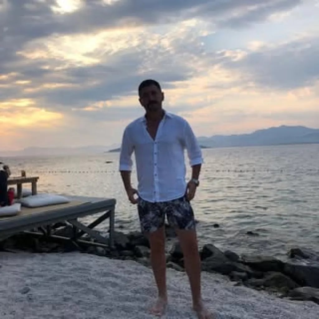 Murat Han - Aktyor (51 yaşında) - Profil fotoğrafı ve resmi görsel