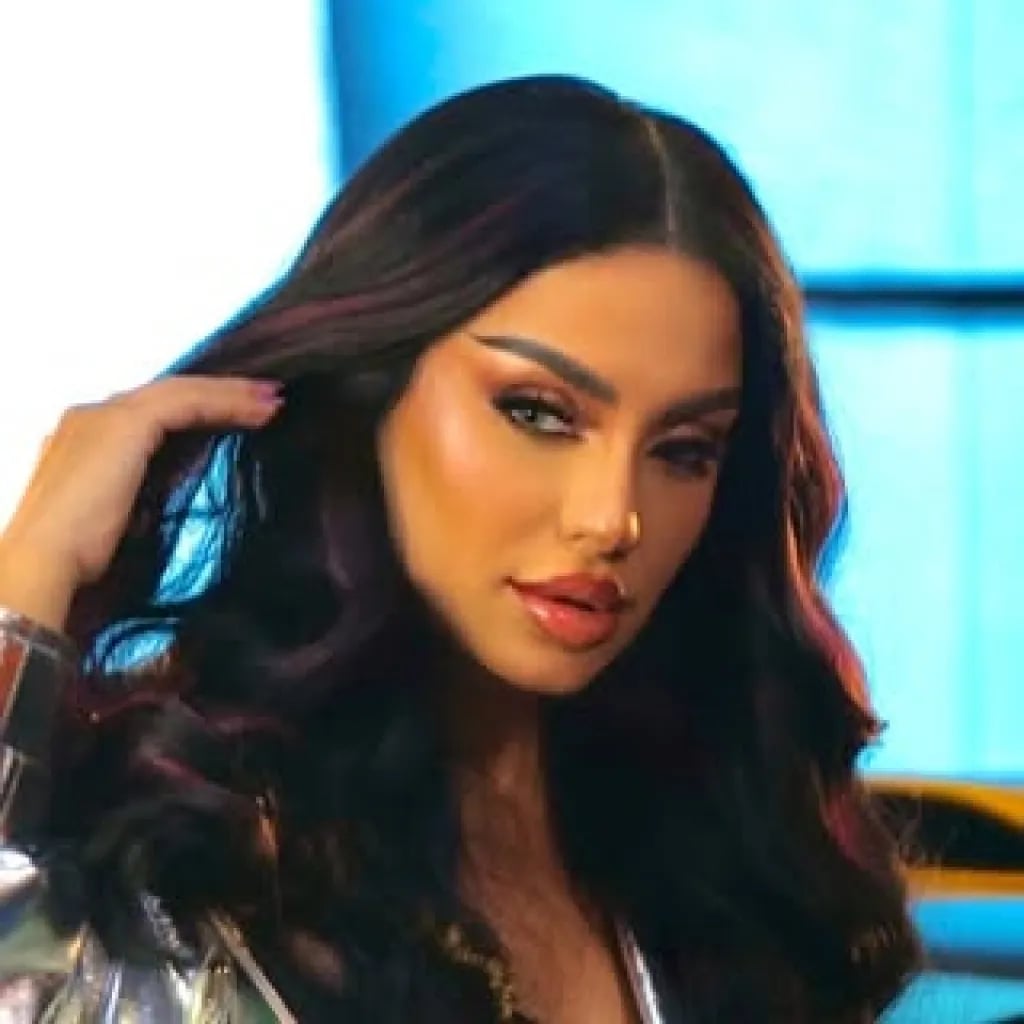 Naz Dej - Şarkıcı (30 yaşında) - Profil fotoğrafı ve resmi görsel