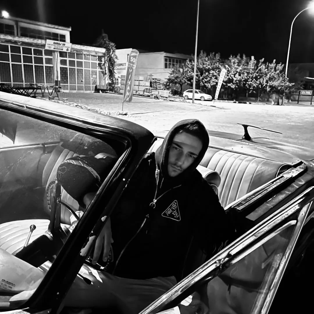 Şamil Berk (21 yaşında) - Profil fotoğrafı ve resmi görsel