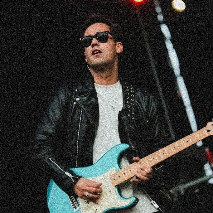 Sarper Arda - Şarkıcı (33 yaşında) - Profil fotoğrafı ve resmi görsel