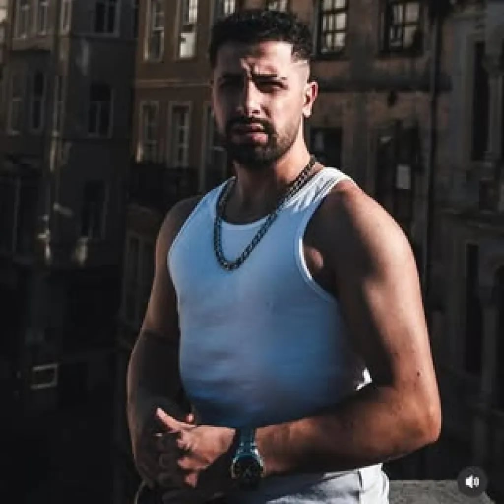 Sedat Polat - Şarkıcı (27 yaşında) - Profil fotoğrafı ve resmi görsel