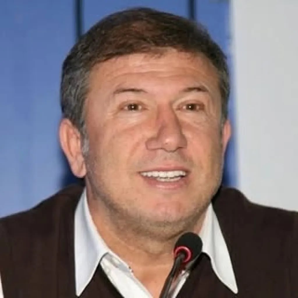 Tanju Çolak - Futbolcu (63 yaşında) - Profil fotoğrafı ve resmi görsel