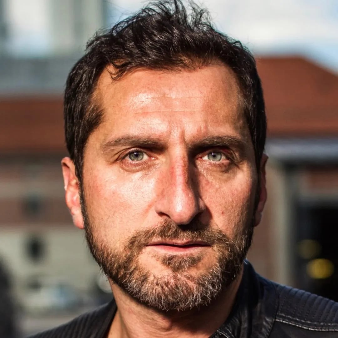 Tim Seyfi - Aktyor (55 yaşında) - Profil fotoğrafı ve resmi görsel