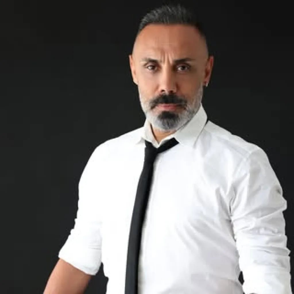 Umut Oğuz - Aktyor (49 yaşında) - Profil fotoğrafı ve resmi görsel