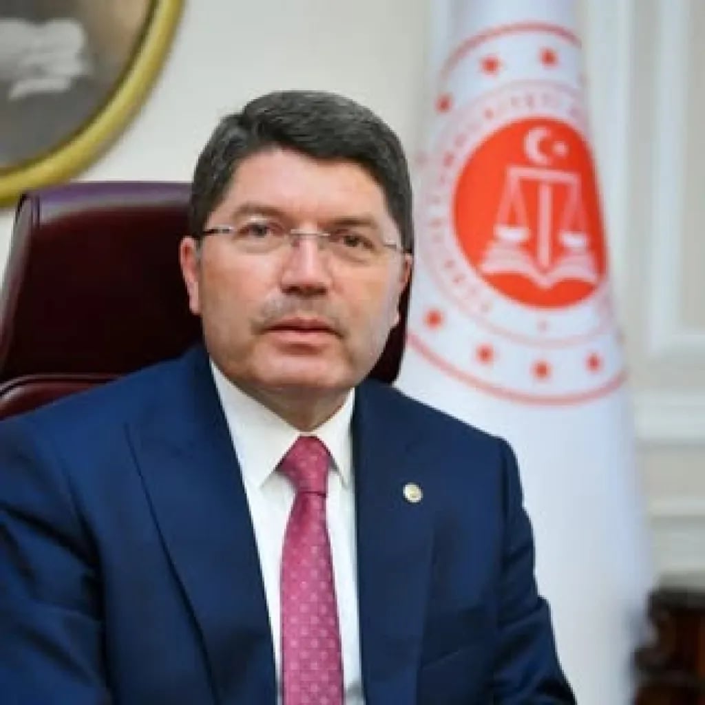 Yılmaz Tunç - Politikacı (55 yaşında) - Profil fotoğrafı ve resmi görsel