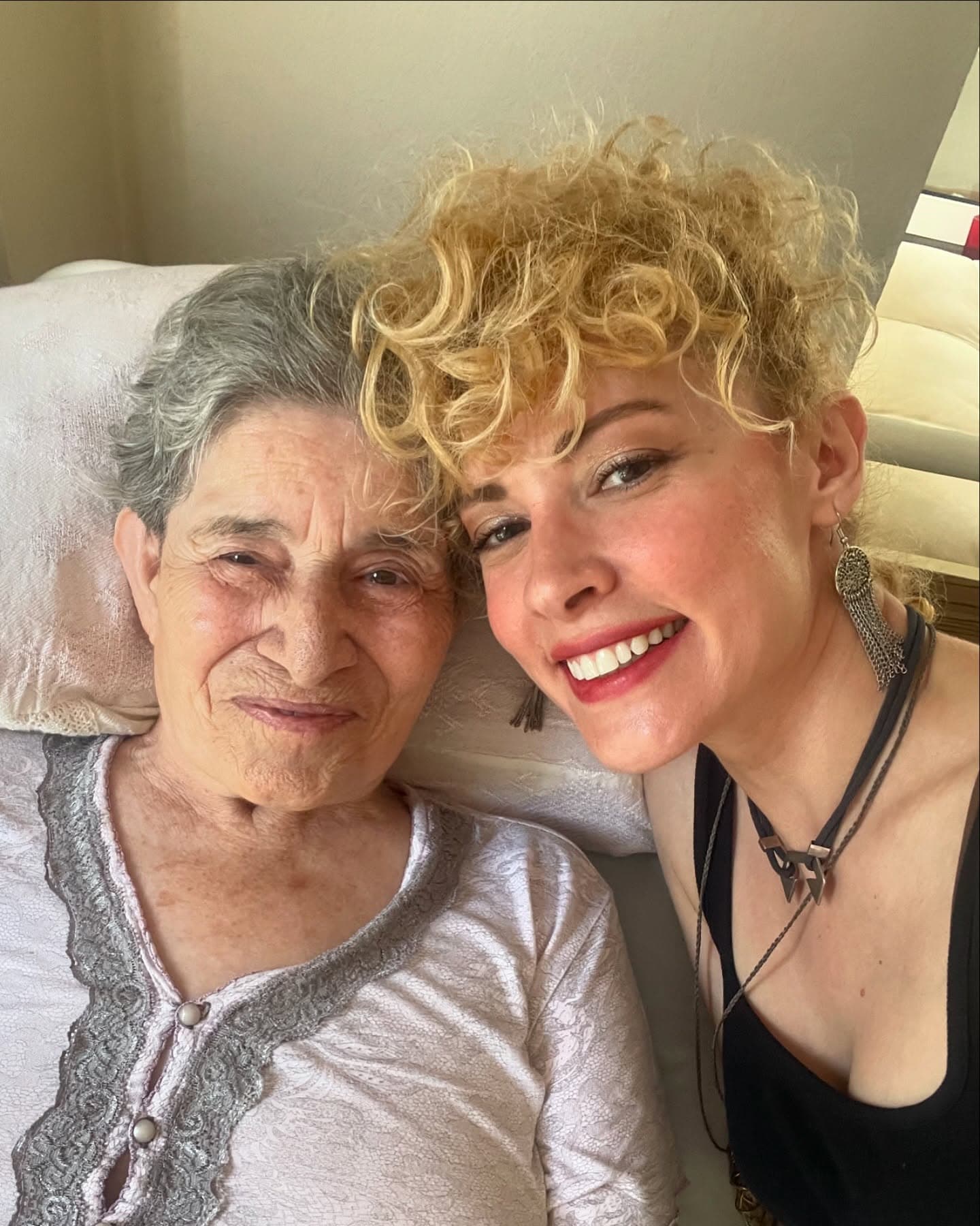 Açelya Topaloğlu - Dizi Oyuncusu (39 yaşında) - fotoğraf 5