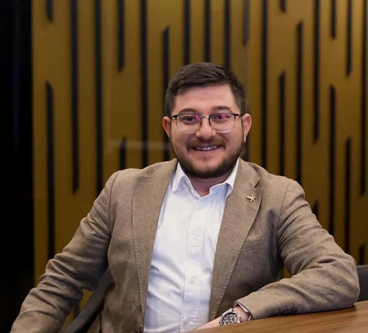 Ali Uğur Aktepe - Politiker (30 yaşında) - fotoğraf 3