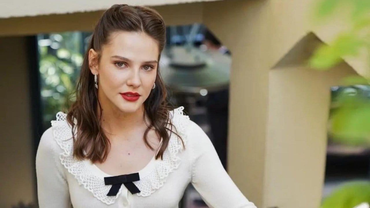Alina Boz - Dizi Oyuncusu (28 yaşında) - Ana profil fotoğrafı ve resmi görsel