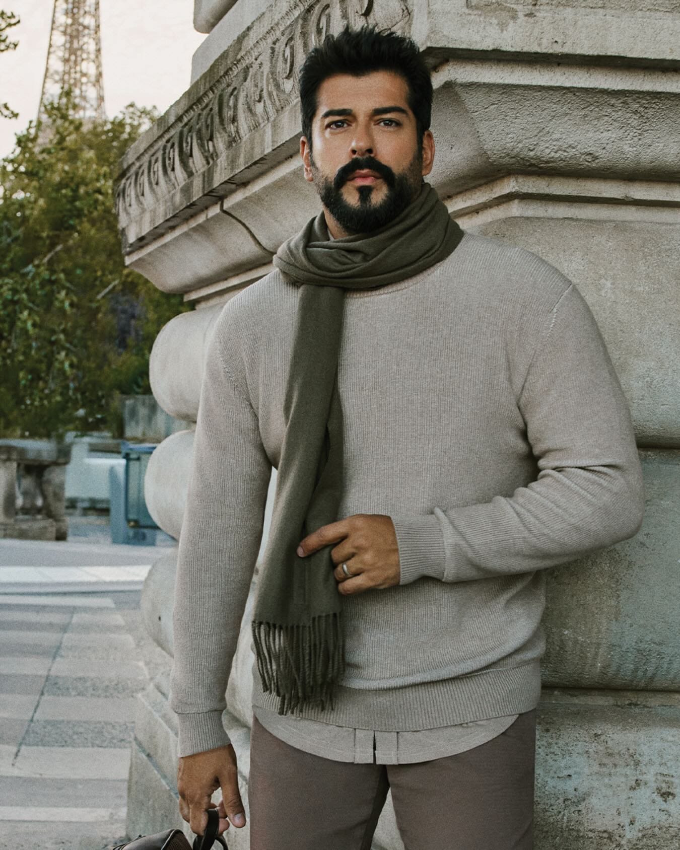 Burak Özçivit - Oyuncu - Ana profil fotoğrafı ve resmi görsel