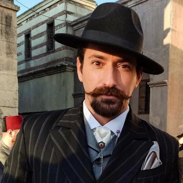 Burç Kümbetlioğlu - Schauspieler - fotoğraf 2