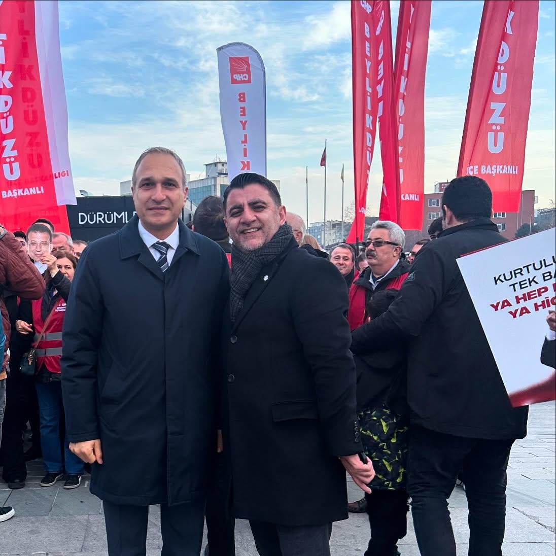 Burçin Şahindur - Politikacı (56 yaşında) - fotoğraf